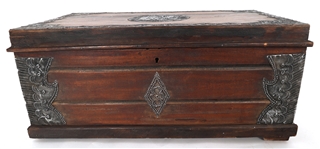 AFRICAN WOOD CHEST