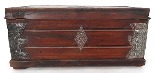 AFRICAN WOOD CHEST