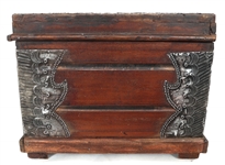 AFRICAN WOOD CHEST