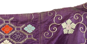 JAPANESE EMBROIDERED SILK KIMONO