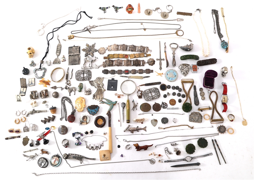 COSTUME JEWELRY BROOCHES, BRACELETS, CHARMS & TRINKETS
