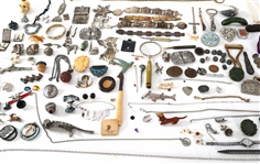 COSTUME JEWELRY BROOCHES, BRACELETS, CHARMS & TRINKETS