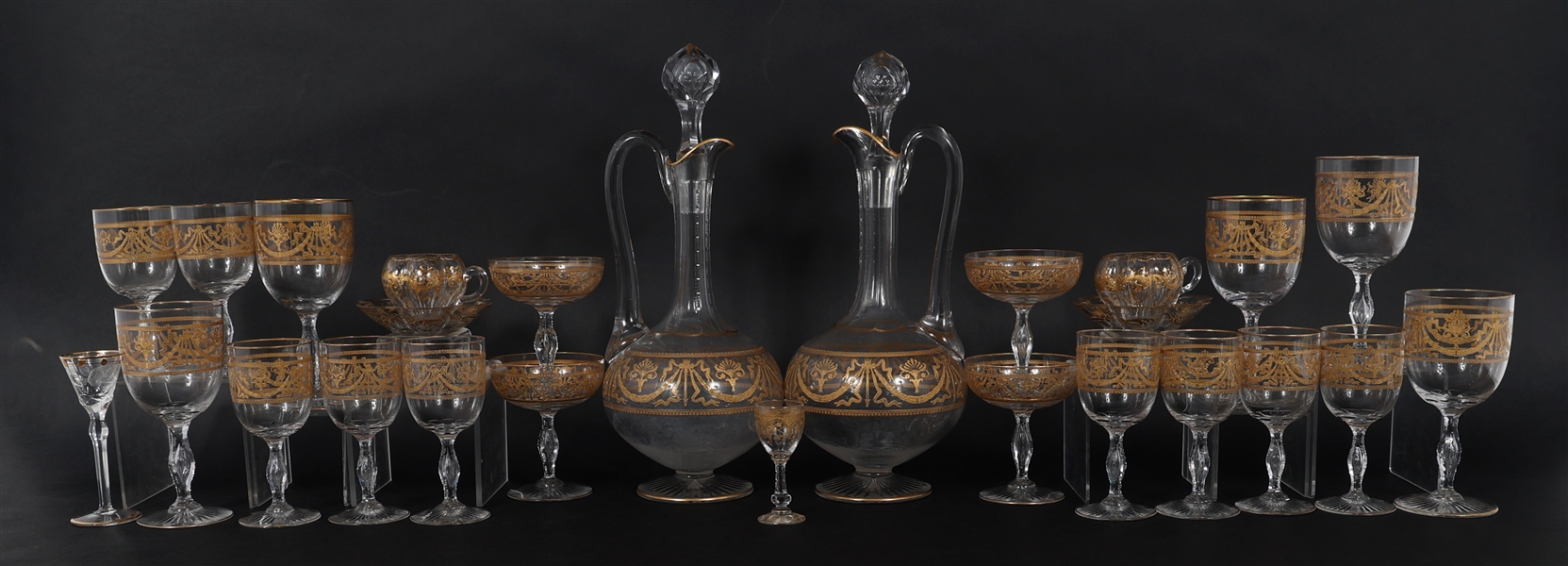 ST. LOUIS CRYSTAL SERVICE PIECES - PITCHERS & GLASSES