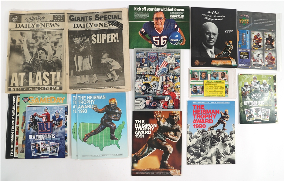 FOOTBALL EPHEMERA LOT - PROGRAMS, MAGAZINES & CARDS