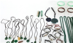 STONE COSTUME JEWELRY & CHARMS