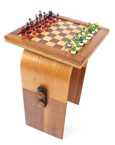 DAVID LEVY MODERN HANDCRAFTED WOOD CHESS TABLE