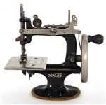 MINIATURE 20TH C. SINGER MANUAL SEWING MACHINE