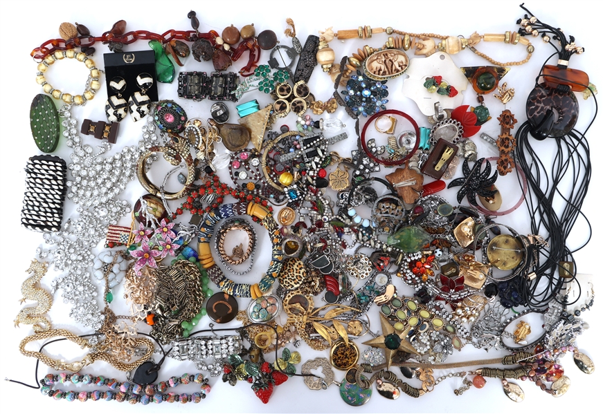 COSTUME JEWELRY NECKLACES, BROOCHES, BRACELETS