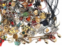 COSTUME JEWELRY NECKLACES, BROOCHES, BRACELETS