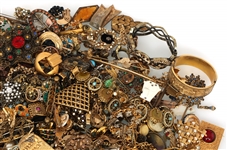 GOLD TONE COSTUME JEWELRY 