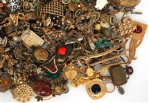 GOLD TONE COSTUME JEWELRY 