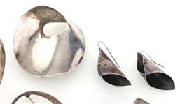 STERLING SILVER NECKLACE, BRACELETS, BROOCHES