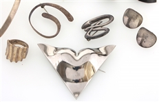 STERLING SILVER NECKLACE, BRACELETS, BROOCHES
