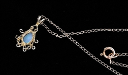 14K YELLOW GOLD NECKLACE WITH OPAL PENDANT