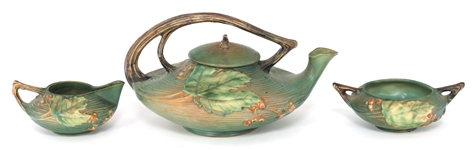 ROSEVILLE BUSHBERRY RUSSET TEAPOT, CREAMER, & SUGAR