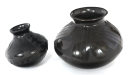 MEXICAN MATA ORTIZ BLACK POTTERY - SIGNED 