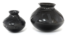 MEXICAN MATA ORTIZ BLACK POTTERY - SIGNED 