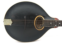 1913 GIBSON A4 MANDOLIN WITH CASE