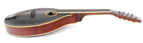 1913 GIBSON A4 MANDOLIN WITH CASE