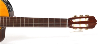 TAKAMINE EC-132C CLASSIC SERIES ACOUSTIC GUITAR