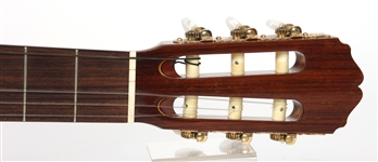 TAKAMINE EC-132C CLASSIC SERIES ACOUSTIC GUITAR