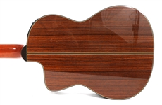 TAKAMINE EC-132C CLASSIC SERIES ACOUSTIC GUITAR