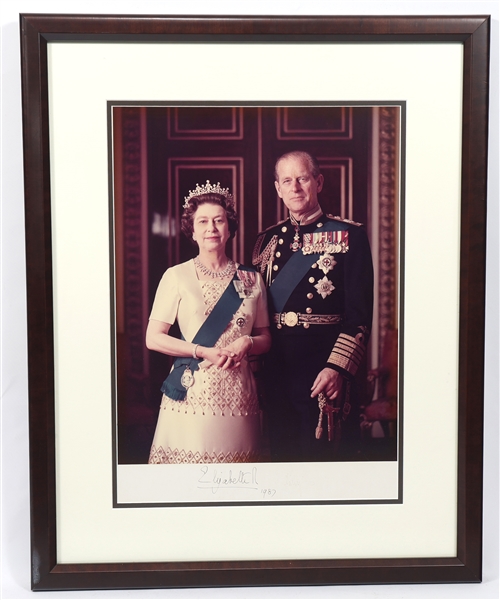 1987 QUEEN ELIZABETH II & PRINCE PHILIP SIGNED PHOTO
