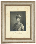 1920 QUEEN MARY OF TECK SIGNED PHOTOGRAPH