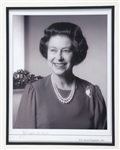 1985 QUEEN ELIZABETH II PHOTOGRAPHER SIGNED PHOTO PRINT
