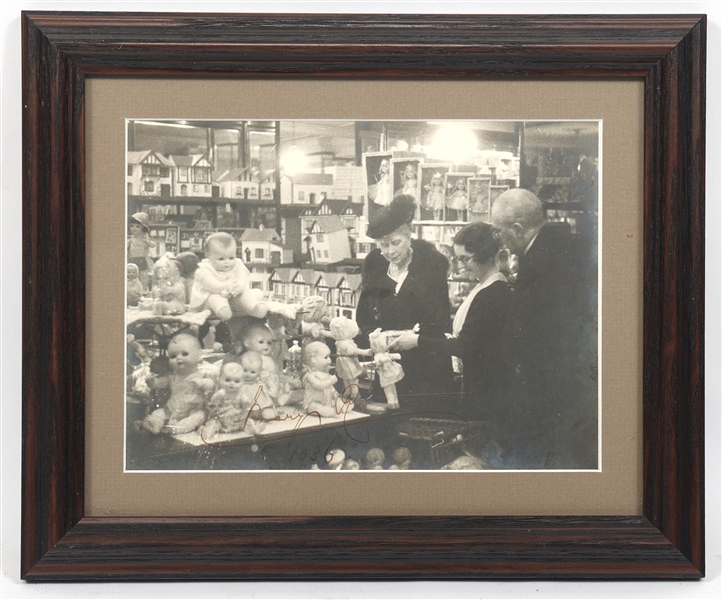 1936 QUEEN MARY OF TECK SIGNED PHOTOGRAPH