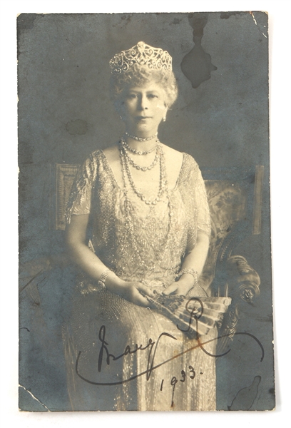 1933 QUEEN CONSORT MARY OF TECK SIGNED PHOTO PRINTS