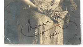 1933 QUEEN CONSORT MARY OF TECK SIGNED PHOTO PRINTS