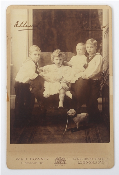 QUEEN CONSORT MARY OF TECK SIGNED CABINET CARD
