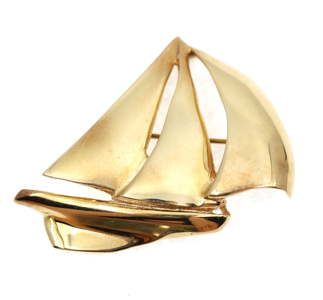 14K YELLOW GOLD SAILBOAT BROOCH 