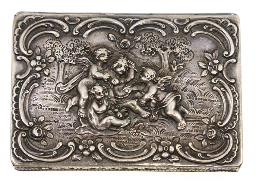 REPOUSSE CHERUB DESIGN .800 SILVER SNUFF BOX