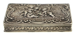 REPOUSSE CHERUB DESIGN .800 SILVER SNUFF BOX