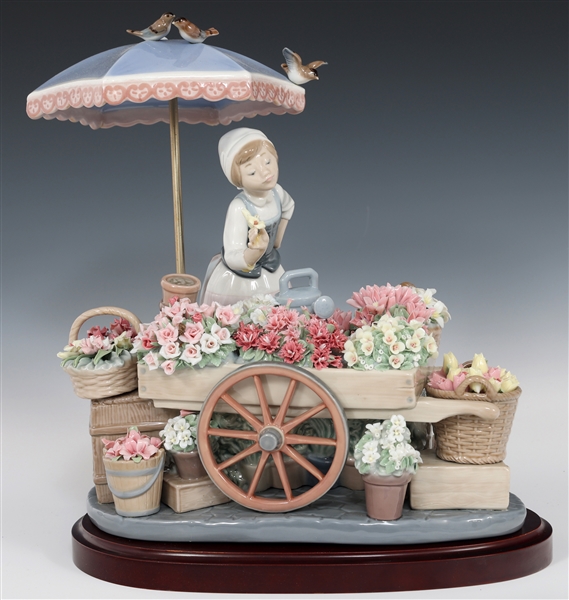 LLADRO PORCELAIN FLOWERS OF THE SEASON 1454 FIGURINE 