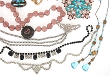 20TH C. LADIES COSTUME JEWELRY - BROOCHES & MORE
