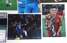 SOCCER AUTOGRAPHS - BECKHAM, TOTTI, VAZQUEZ 