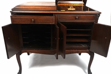 VICTOR VICTROLA VV-220 TALKING MACHINE RECORD PLAYER