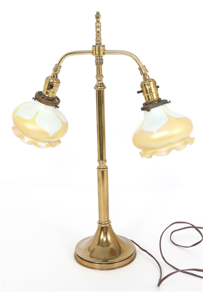 QUEZAL ART GLASS DOUBLE TABLE LAMP