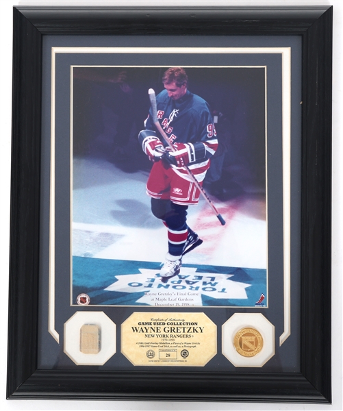 HOCKEY WAYNE GRETZKY GAME-USED STICK & FRAMED PHOTO