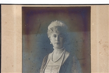 1920 QUEEN CONSORT MARY OF TECK PHOTOGRAPH & SIGNATURE