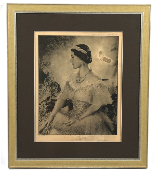 1946 QUEEN ELIZABETH THE QUEEN MOTHER SIGNED PRINT