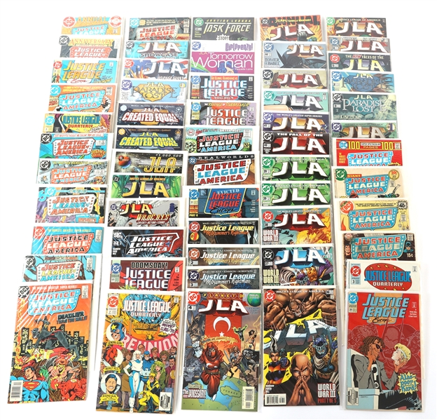 DC JUSTICE LEAGUE COMIC BOOKS 