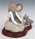 LLADRO A PRECOCIOUS COURTSHIP PORCELAIN FIGURINE 5072