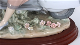 LLADRO GIRL ON VESPA PORCELAIN FIGURINE 5143