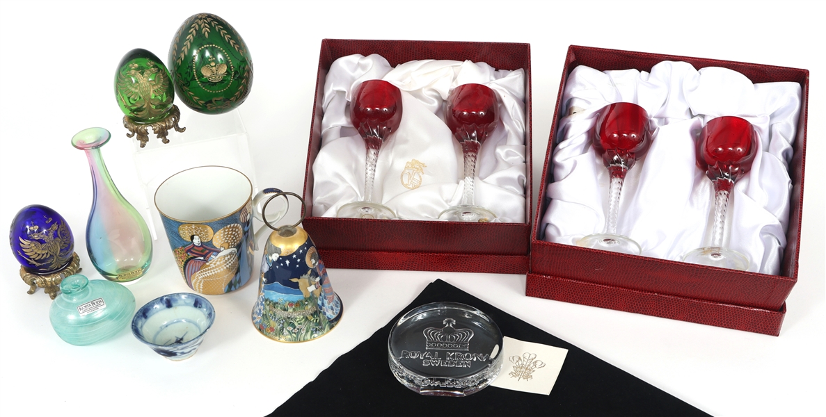 DECORATIVE GLASSWARE - CUPS, VASES, & ART GLASS 