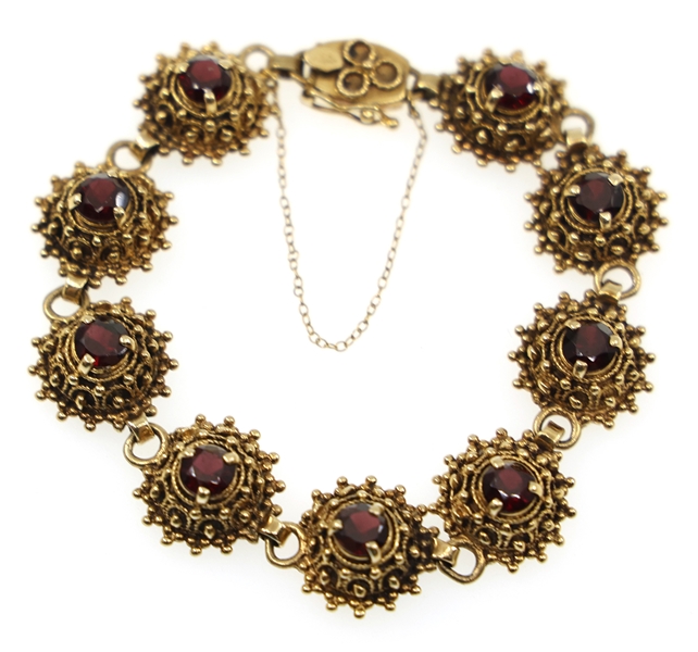 14K YELLOW GOLD GARNET FASHION BRACELET