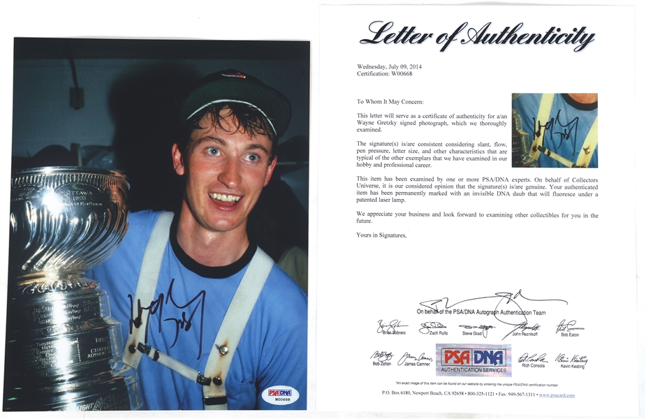 WAYNE GRETZKY PSA AUTHENTICATED SIGNED PHOTO